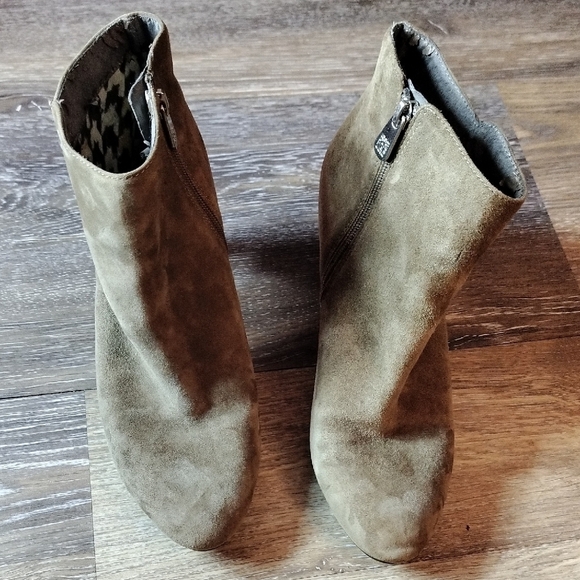 Anne Klein Tan Ankle Booties with Suede Finish - Picture 6 of 7